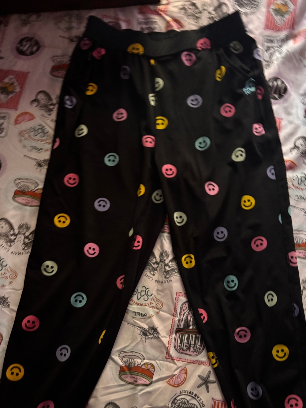 POP Fit Black Leggings with Pink Smiley Print